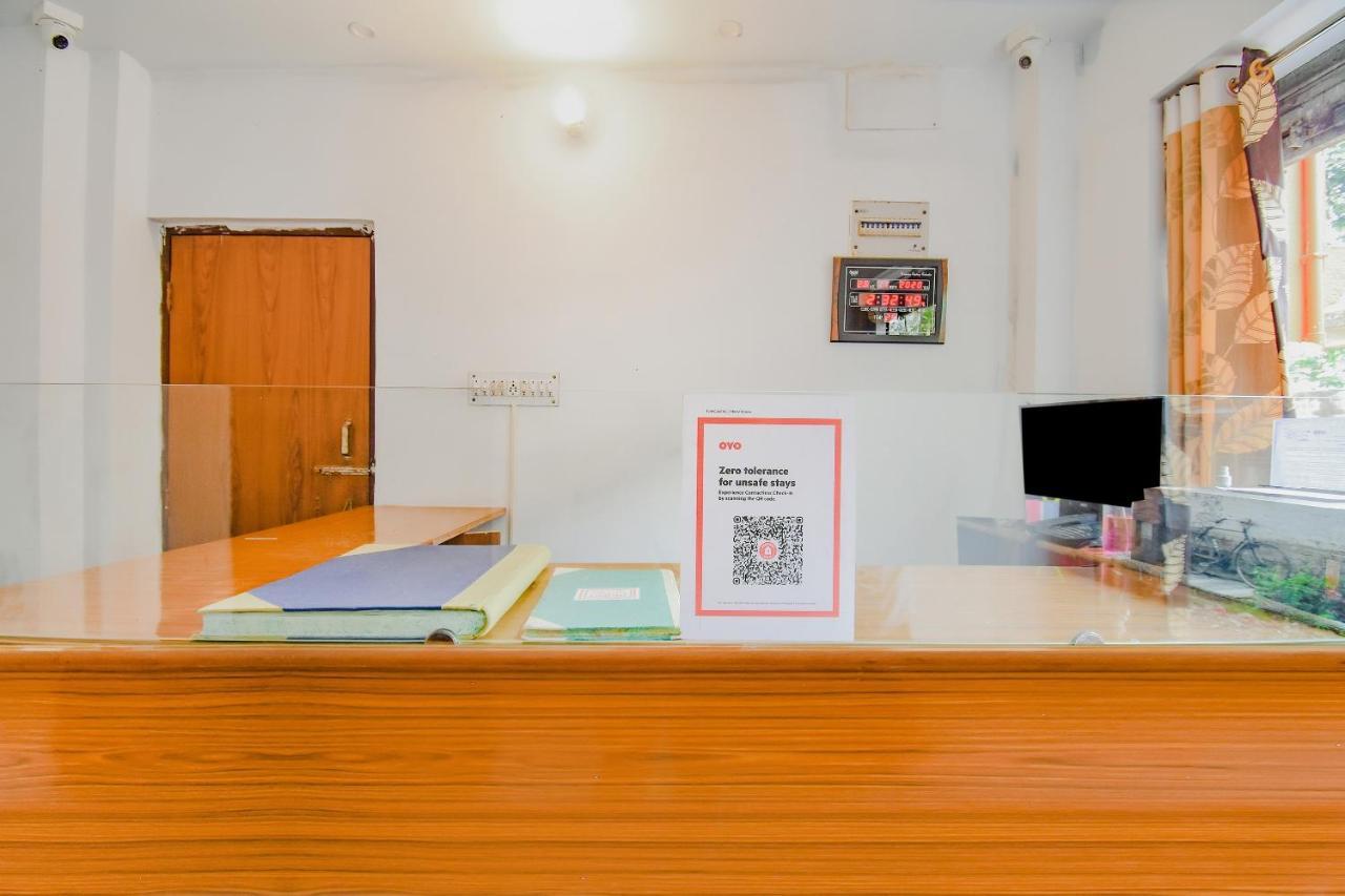 Spot On 74542 Aarav Hotel Jādabpur エクステリア 写真
